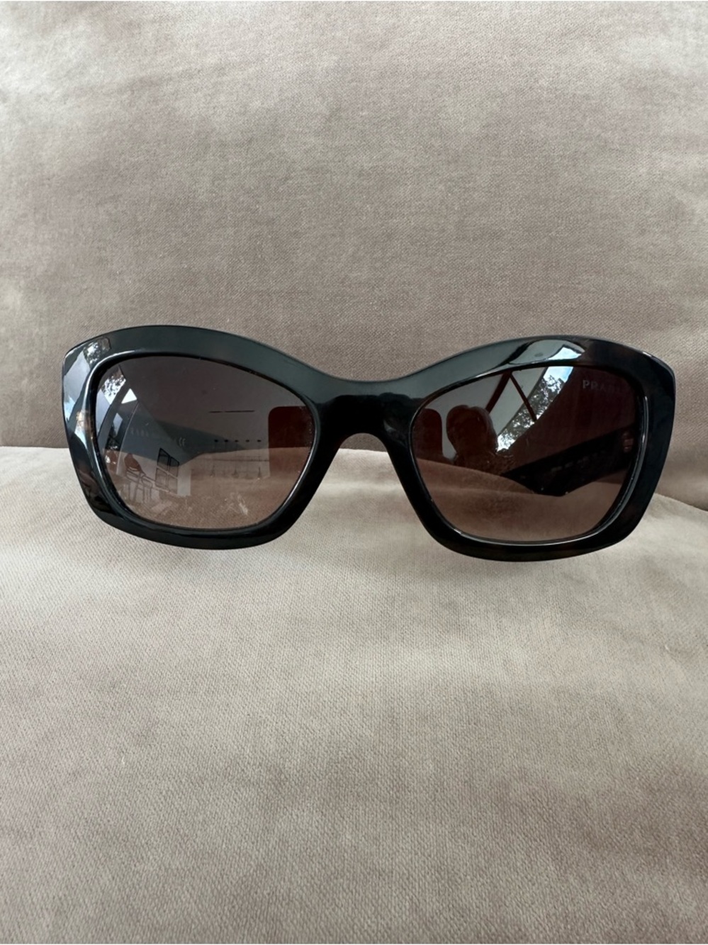 Prada women sunglasses, cat eye, black brown with gradient lens, authentic!